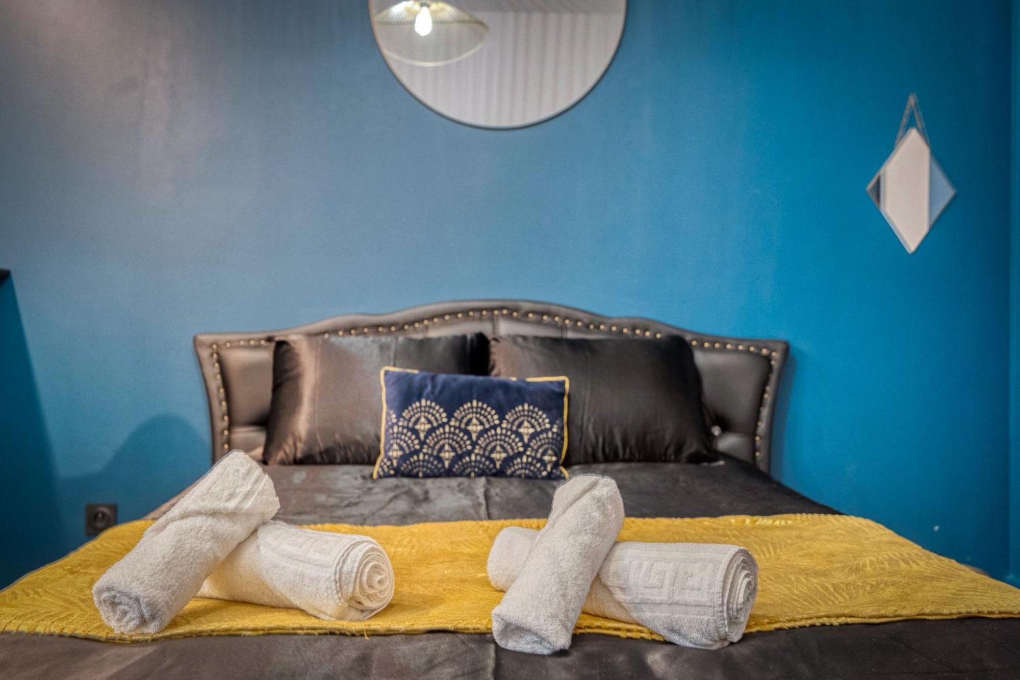 Le Blue Love - Love Room - Championnet Grenoble Luaran gambar